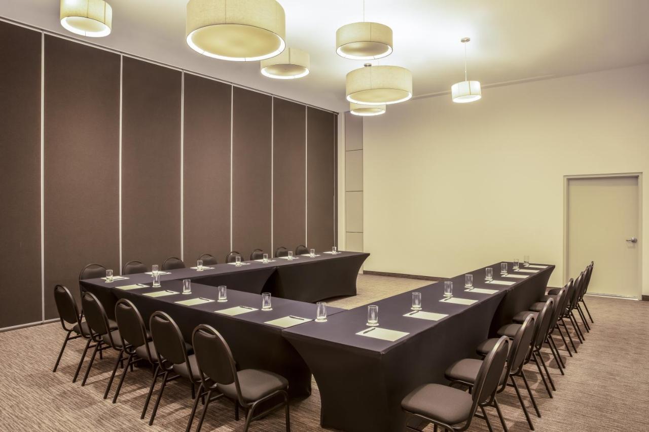 Fiesta Inn Parque Puebla Ngoại thất bức ảnh